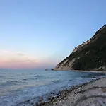 Ama Home, Moderno In Centro Con Terrazzo Privato Vicino Economia E Porto