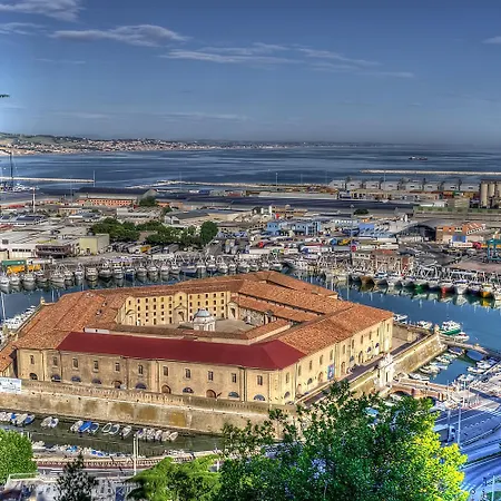 Ama Home, In Centro Con Terrazza Ankona